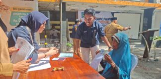 BLT DBHCHT Disalurkan, Warga Terima Bantuan Senilai Rp1 Juta BLT DBHCHT DisalurkanWarga Terima Bantuan Senilai Rp1 Juta