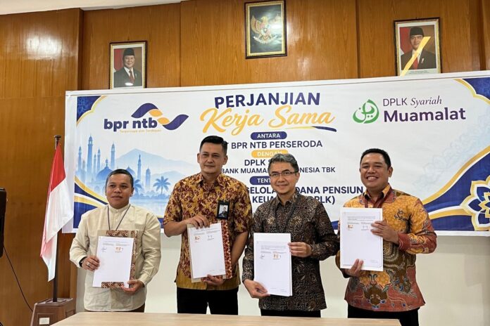KERJA SAMA – Penandatanganan kerja sama BPR NTB Perseroda dengan DPLK Syariah Muamalat Pengelolaan Dana Pensiun pada Jumat (28/8/2026). (Suara NTB/ist) BPR NTB dan DPLK Syariah Muamalat Jalin Kerja Sama Pengelolaan Dana Pensiun