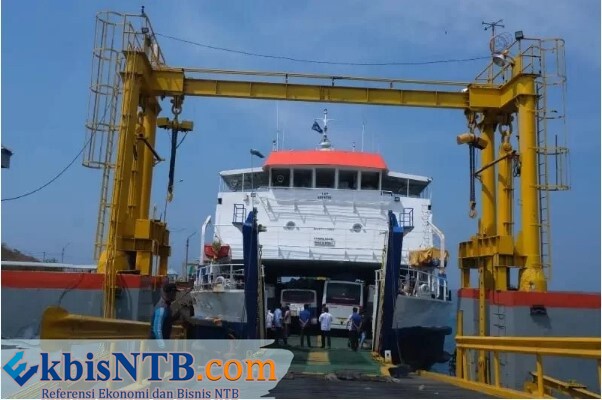 Izin Berlayar Empat Kapal di Pelabuhan Kayangan Dibekukan