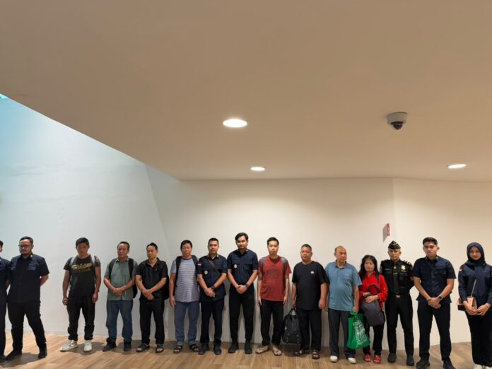 Delapan WNA di Sumbawa Barat Dideportasi