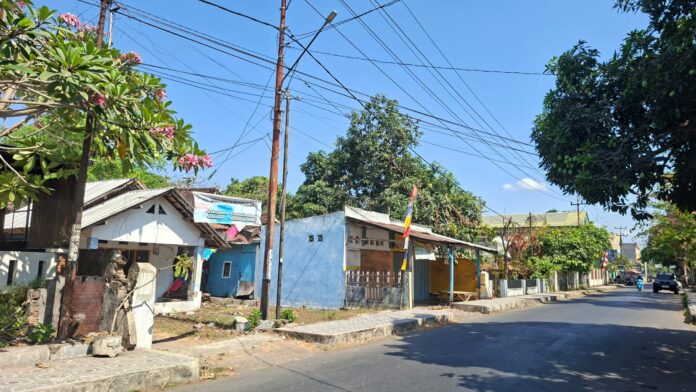 PUSAT KULINER - Bangunan rumah dinas di jalan Gajahmada Dompu akan dijadikan lokasi pusat kuliner Kota Dompu. Pembangunan Pusat Kuliner Dipastikan Tuntas