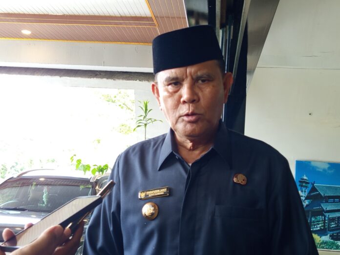 H. Syarafuddin Jarot.(Suara NTB/dok) Pemkab Sumbawa Ikhtiarkan Pembangunan Dermaga Wisata