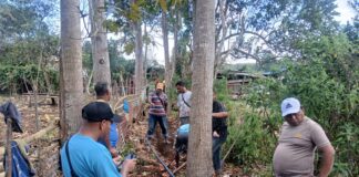 PLN UIP Nusra Lanjutkan Penggalian dan Pembenaman Pipa Program Bantuan Jaringan Air Bersih di Desa Tiwotoda