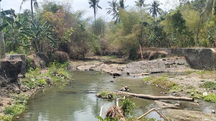 Lahan Pertanian Terancam, Petani di Sandik Desak Bendung Sungai Wadon Diperbaiki