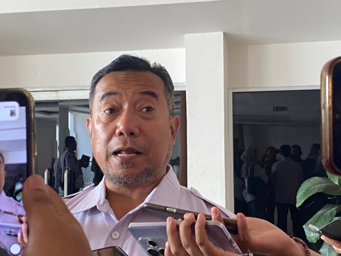 Muhamad Ihwan (era) NTB Suguhkan Tarian Perang Nusantara pada Parade Budaya MotoGP Mandalika
