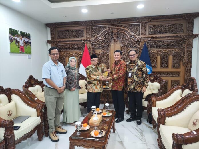 Perkuat Layanan ASN Pendidikan, Direksi Bank NTB Syariah Konsultasi ke Mendikdasmen