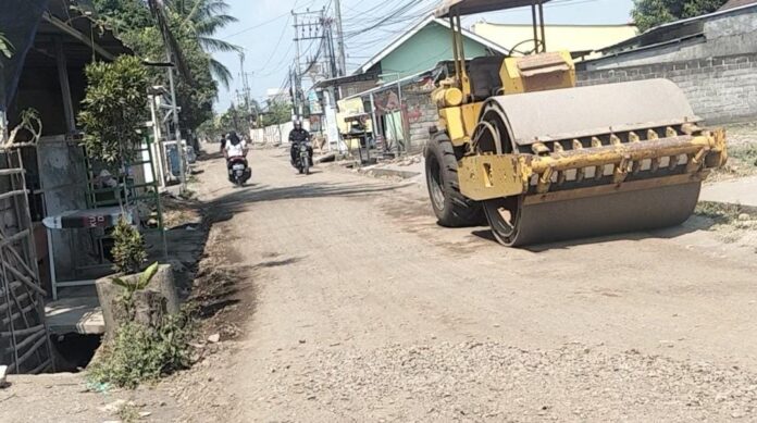 PROYEK - Proyek yang sedang berjahan di Lombok Barat dikhawatirkan terancam akibat kelangkaan semen.(Suara NTB/her) DPRD Lobar Soroti Efek Domino Kelangkaan Semen