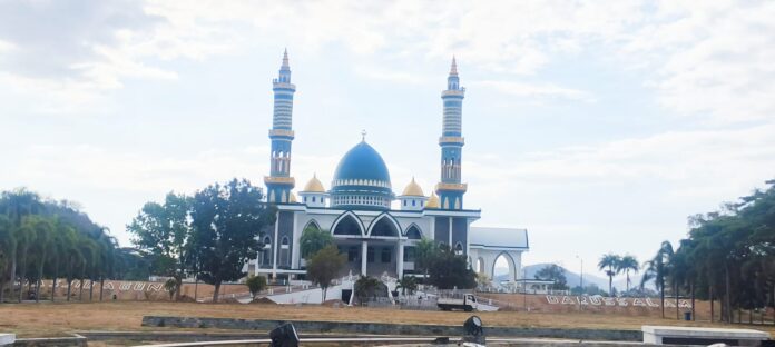PUSAT EKONOMI UMAT – Badan Riset dan Inovasi Daerah KSB akan menjadikan Masjid Agung Darussalam KTC sebagai pusat ekonomi umat. Ekonomi Umat