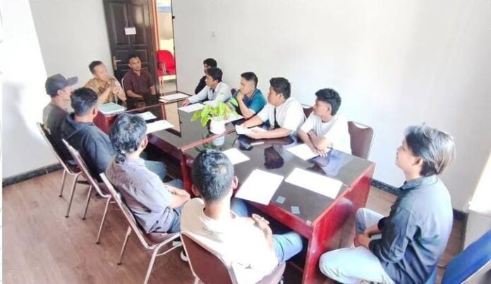 (Ekbis NTB/ist) PEMBEKALAN - CPMI asal Kota Mataram tengah menjalani proses pembekalan di ruang rapat Disnaker Kota Mataram di Jalan Gajah Mada yang dipotret beberapa waktu lalu. Penempatan PMI Asal Mataram Didominasi Pekerja Perkebunan