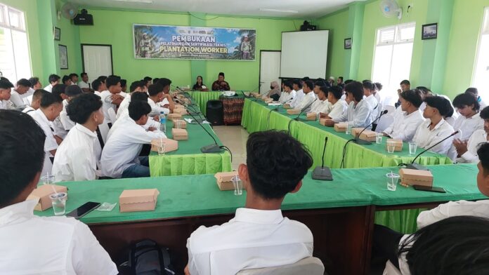 Sebelum ke Malaysia Calon PMI Dibekali di SMK PP Negeri Mataram