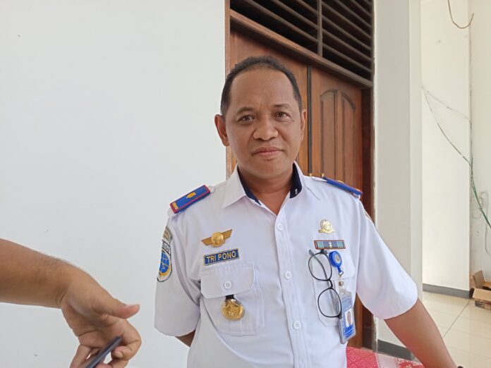 Tri Pono Basuki Wijianto (Ekbis NTB/ils) Aktivitas Penumpang di Bandara Sumbawa Turun