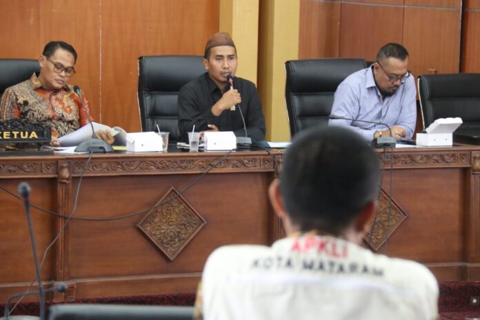 Irawan Aprianto (EKBIS NTB/ist) Soroti Teknis Penarikan Iuran PKL