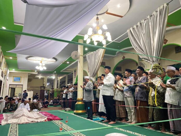 Dirut Bulog, , Letnan Jenderal TNI Ahmad Rizal Ramdhani menyampaikan dua cita pemerintah Indonesia, atas wafatnya Tuan Guru Bagu Dirut Bulog Sampaikan, Pemerintah Indonesia Berduka atas Wafatnya Tuan Guru Bagu