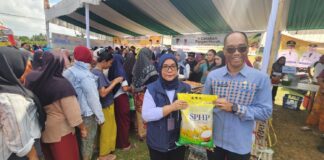 Jaga Stabilitas Harga, Bulog NTB Salurkan 1,3 Juta Kilogram Beras SPHP Lewat Gerakan Pangan Murah Jaga Stabilitas Harga, Bulog NTB Salurkan 1,3 Juta Kilogram Beras SPHP Lewat Gerakan Pangan Murah