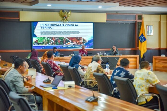 ENTRY MEETING - Sekda NTB Abul Chair memimpin jalannya Entry Meeting BPK Perwakilan NTB di Kantor Gubernur NTB, Mataram, Kamis (22/10). (EKBIS NTB/ist) Sekda Minta OPD Terbuka, BPK akan Audit Sektor Ketahanan Pangan dan Pendidikan