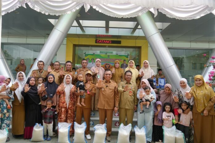 Pemkot Bima Salurkan Tiga Ton Beras untuk Anak Stunting