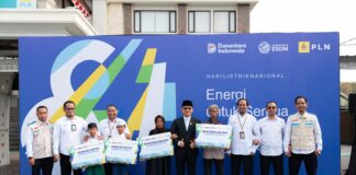 Peringati Hari Listrik Nasional ke-81, PLN UIP Nusra Berbagi Kebahagiaan dengan Anak Yatim dan Duafa
