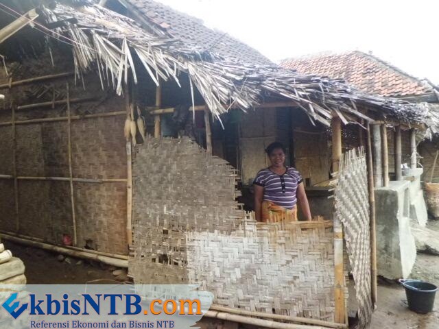 RUMAH KUMUH – Salah satu rumah kumuh di Lombok Timur. Pemkab Lotim mengajukan proposal bantuan untuk penanganan sebanyak 20 ribu unit rumah tidak layak huni. (EKBIS NTB/dok) Lotim Usulkan 20 Ribu Unit Bedah Rumah